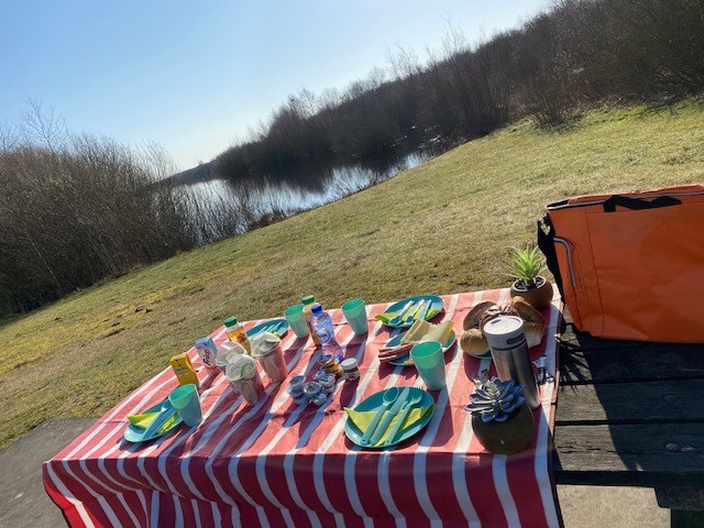 sfeerfoto picknick tijdens bargerveen scooter rit 7